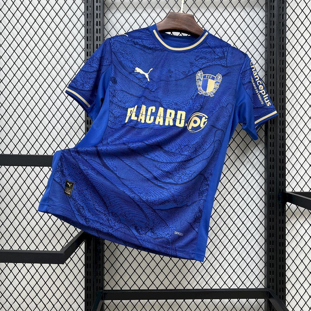 Camisola FC Famalicão Alternativa 2025/26 - S | Camisola de Futebol - PrimeKits Club - Camisolas de Futebol