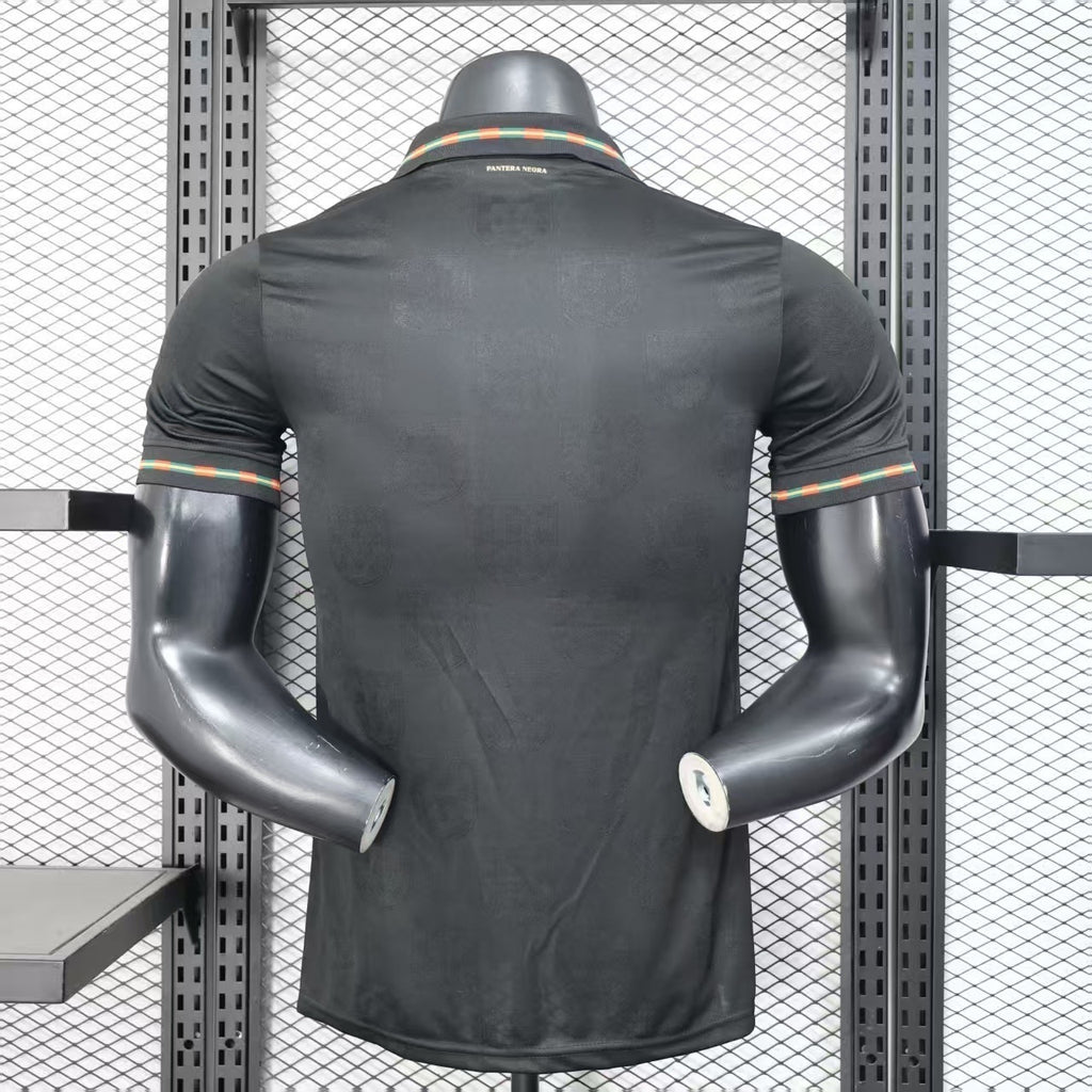 Camisola Portugal Edição Especial Pantera Negra Eusébio (Versão Jogador) - S | Camisola de Futebol - PrimeKits Club - Camisolas de Futebol