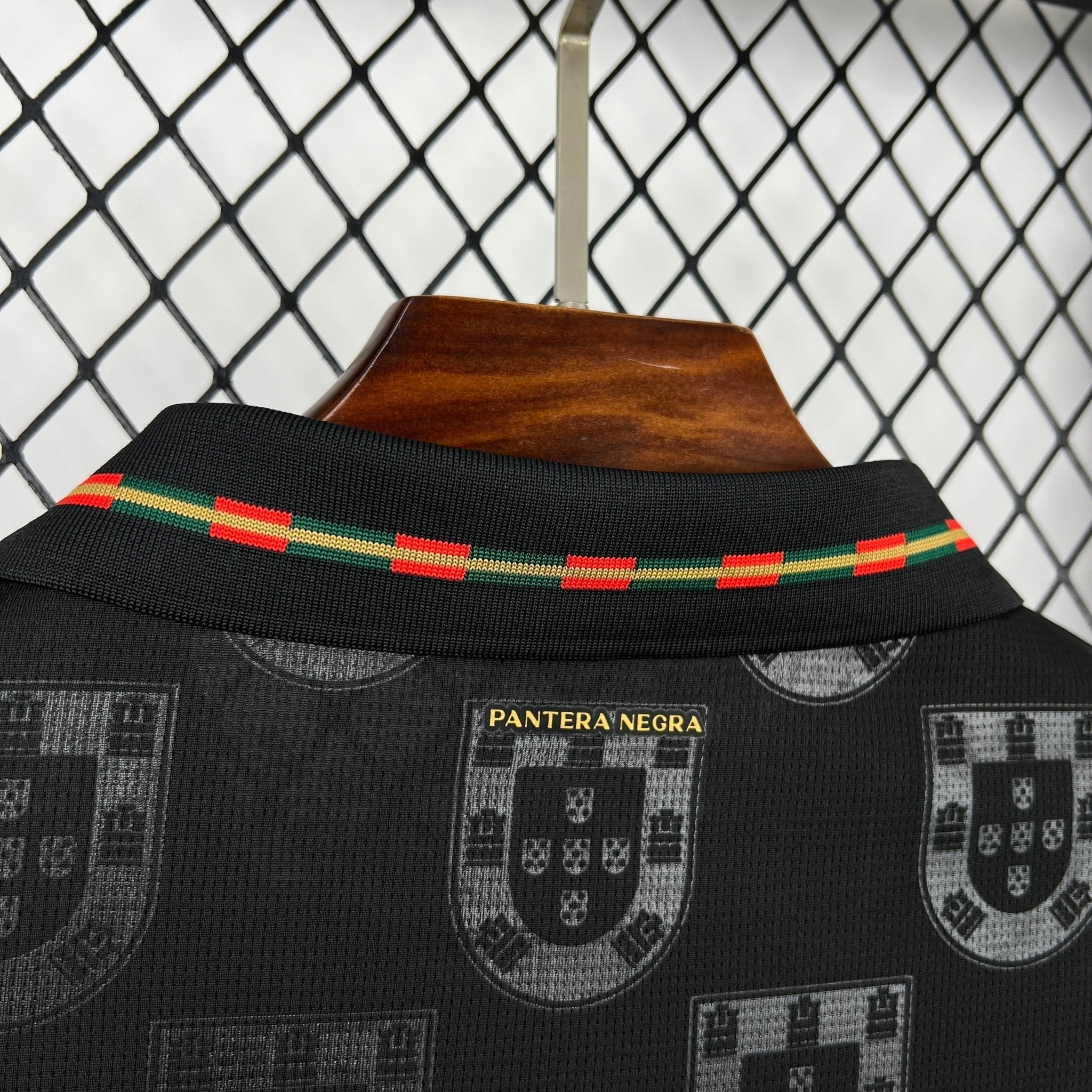 Camisola Portugal Edição Especial Pantera Negra Eusébio - S | Camisola de Futebol - PrimeKits Club - Camisolas de Futebol