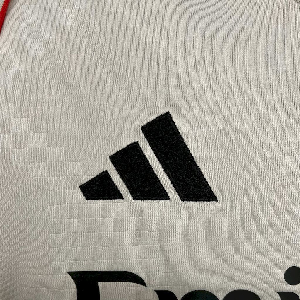 Camisola SL Benfica Alternativa Bege 2025/26 - S | Camisola de Futebol - PrimeKits Club - Camisolas de Futebol