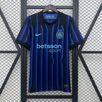 Camisola Inter de Milão Principal 2025/26 - S | Camisola de Futebol - PrimeKits Club - Camisolas de Futebol