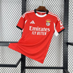 Camisola SL Benfica Principal 2025/26 - S | Camisola de Futebol - PrimeKits Club - Camisolas de Futebol