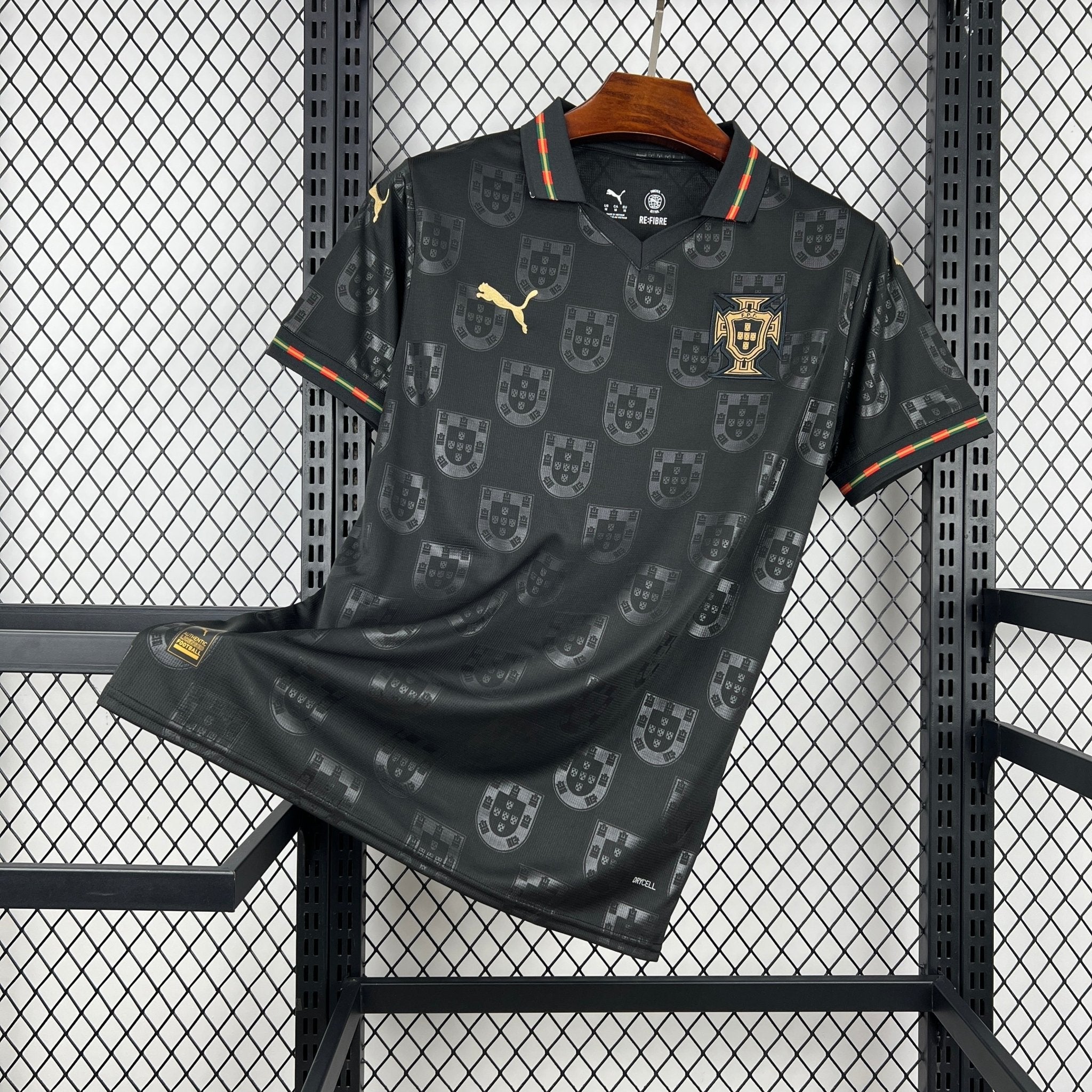 Camisola Portugal Edição Especial Pantera Negra Eusébio - S | Camisola de Futebol - PrimeKits Club - Camisolas de Futebol