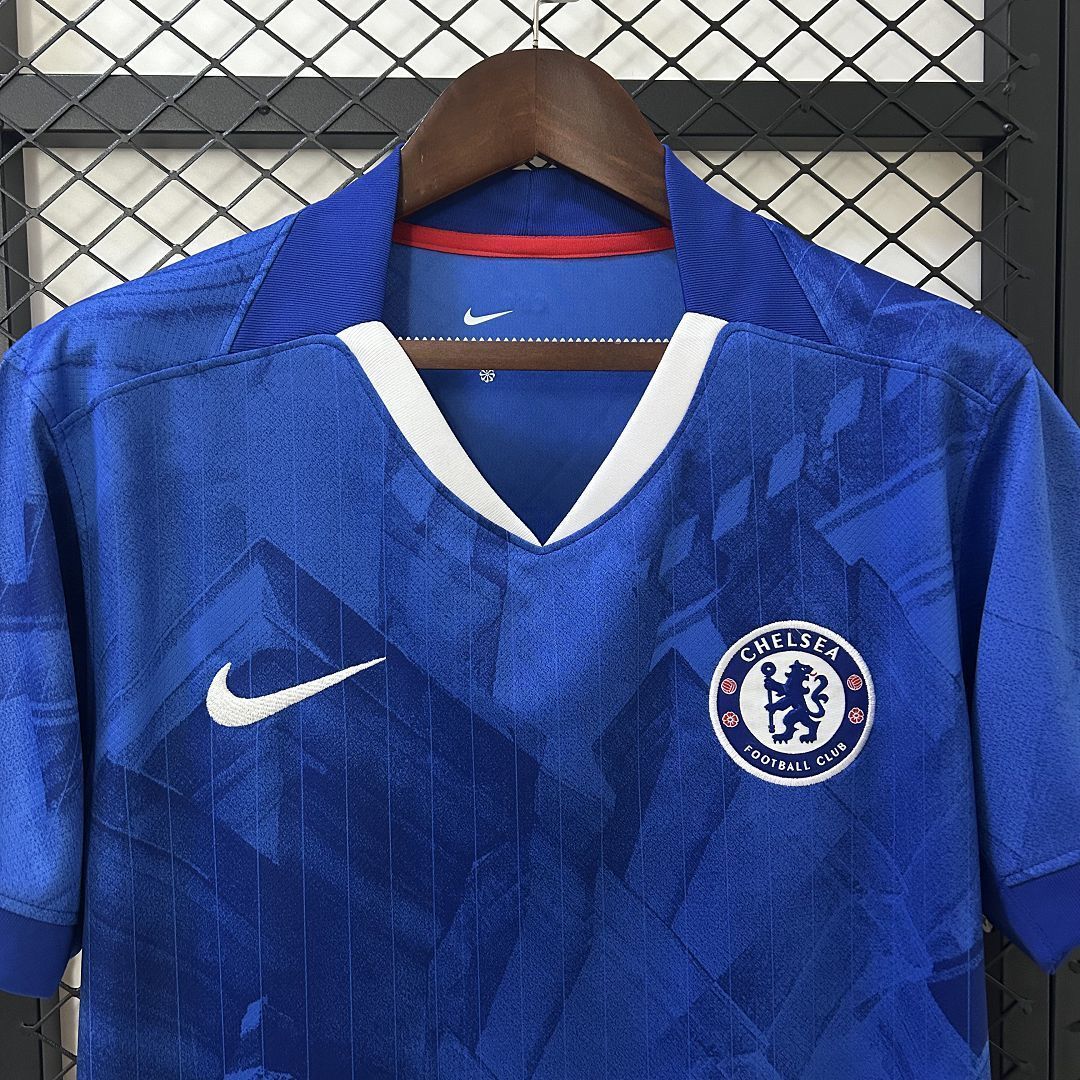 Camisola Chelsea Principal 2025/26 - S | Camisola de Futebol - PrimeKits Club - Camisolas de Futebol