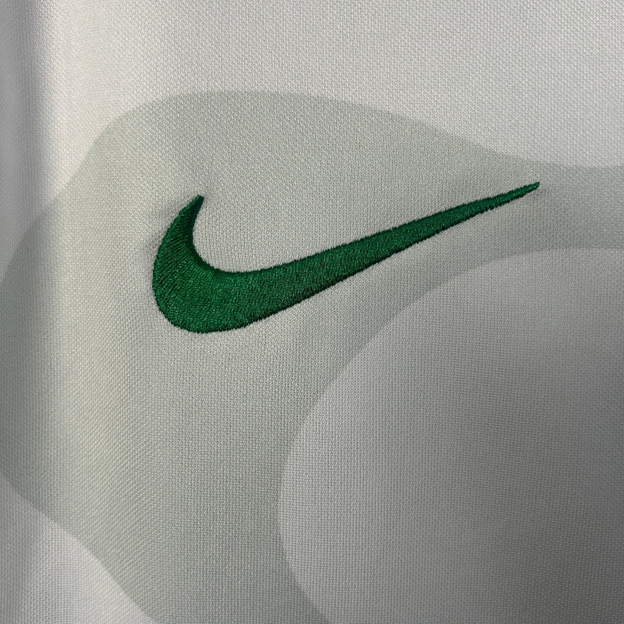 Camisola Sporting CP Alternativa Branca 2025/26 - S | Camisola de Futebol - PrimeKits Club - Camisolas de Futebol