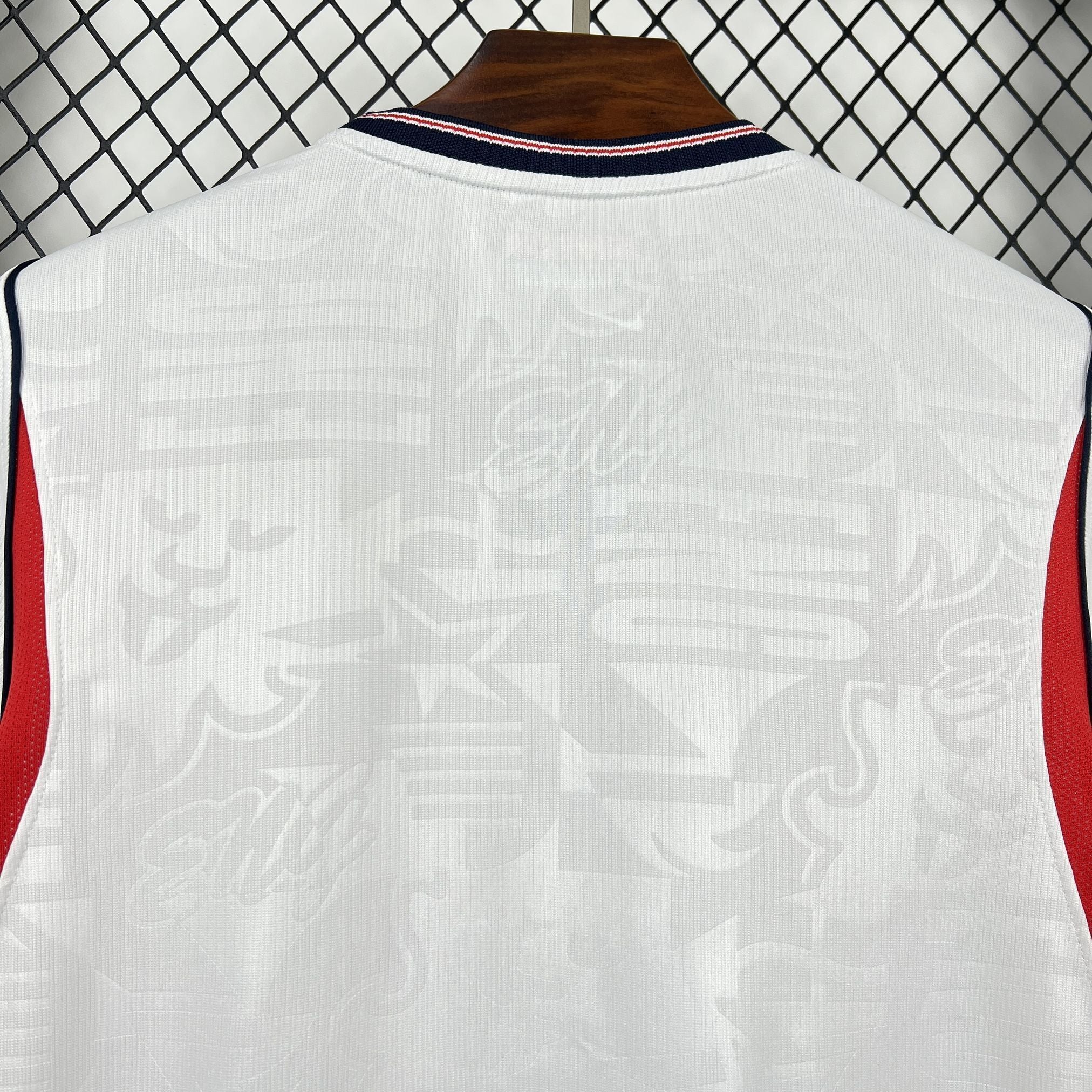 Camisola Inglaterra Principal Copa do Mundo 2026 - S | Camisola de Futebol - PrimeKits Club - Camisolas de Futebol