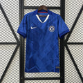Camisola Chelsea Principal 2025/26 - S | Camisola de Futebol - PrimeKits Club - Camisolas de Futebol