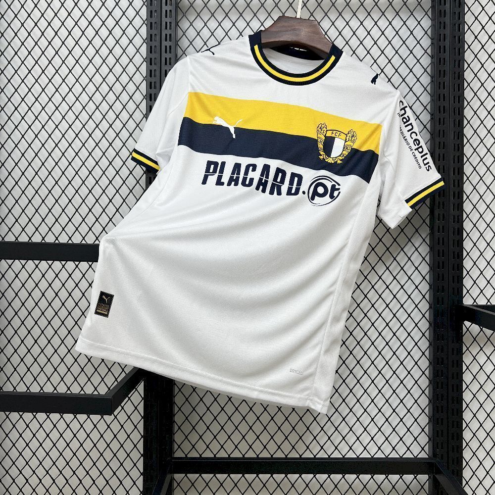 Camisola FC Famalicão Principal 2025/26 - S | Camisola de Futebol - PrimeKits Club - Camisolas de Futebol