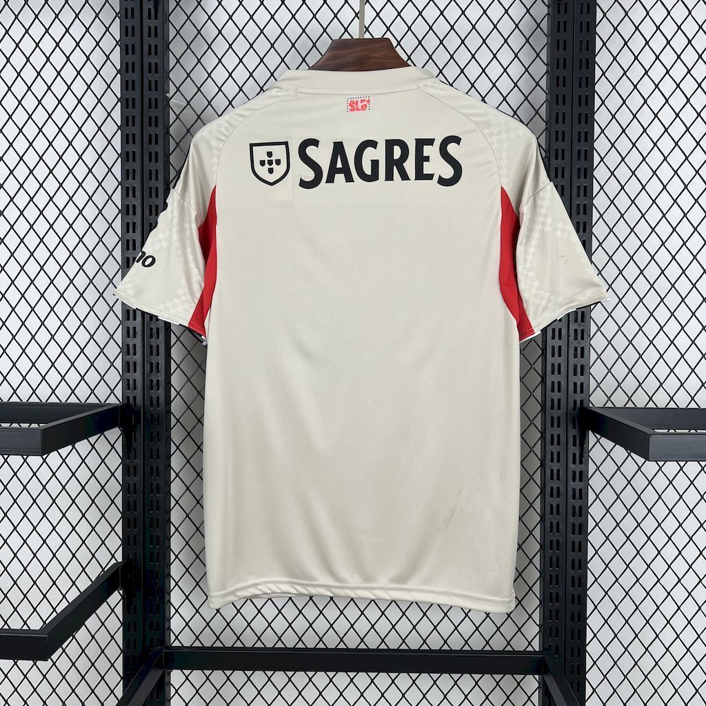 Camisola SL Benfica Alternativa Bege 2025/26 - S | Camisola de Futebol - PrimeKits Club - Camisolas de Futebol