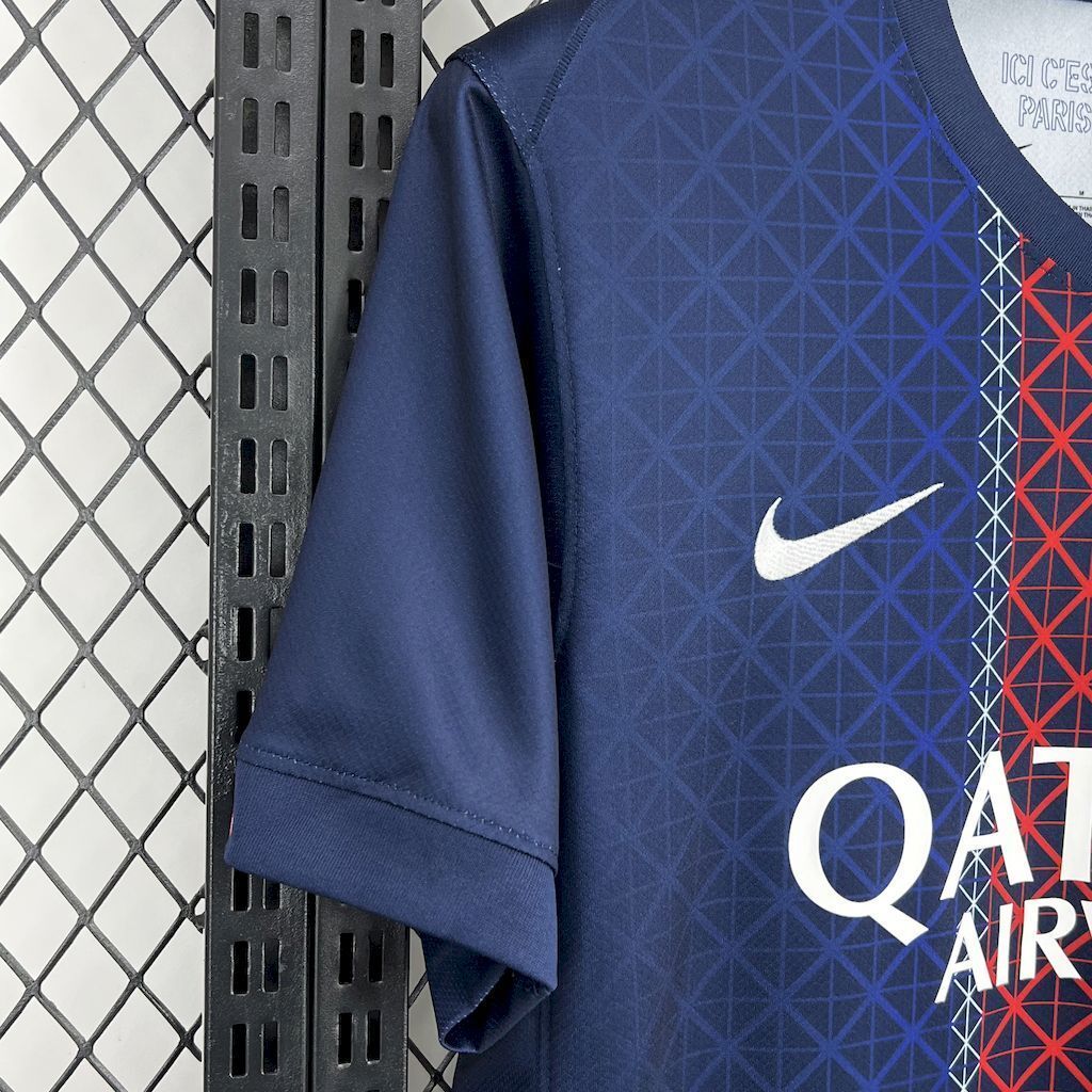 Camisola PSG Paris Principal 2025/26 - S | Camisola de Futebol - PrimeKits Club - Camisolas de Futebol