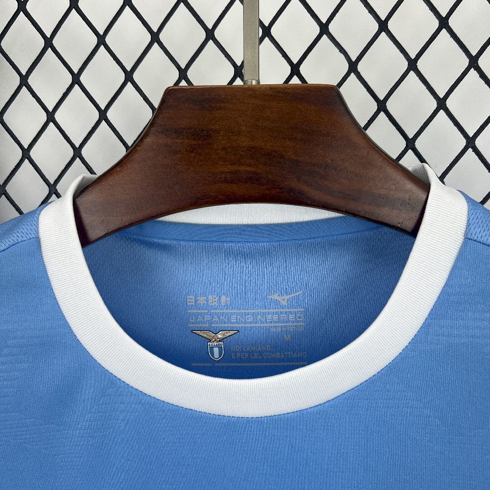 Camisola Lazio Principal 2025/26 - S | Camisola de Futebol - PrimeKits Club - Camisolas de Futebol