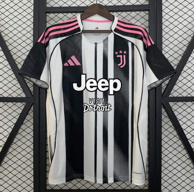 Camisola Juventus Principal 2025/26 - S | Camisola de Futebol - PrimeKits Club - Camisolas de Futebol