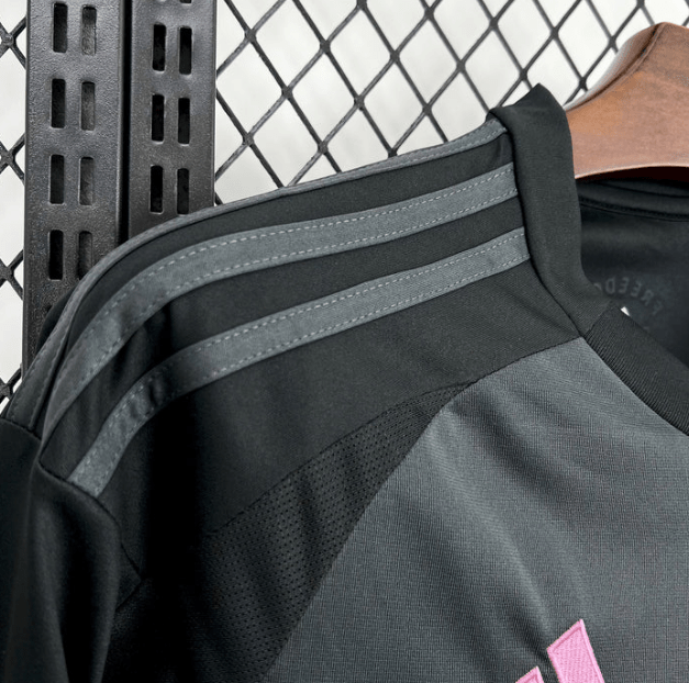 Camisola Inter Miami Alternativa 2025/26 - S | Camisola de Futebol - PrimeKits Club - Camisolas de Futebol