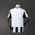 Camisola Newcastle Principal 2025/26 - S | Camisola de Futebol - PrimeKits Club - Camisolas de Futebol