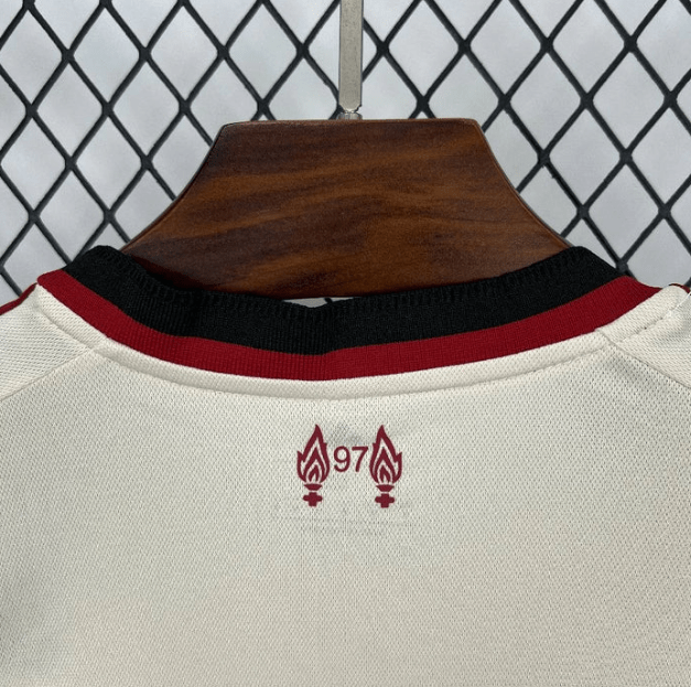 Camisola Liverpool Alternativa 2025/26 - S | Camisola de Futebol - PrimeKits Club - Camisolas de Futebol