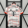 Camisola Bayern Munich Alternativa 2025/26 - S | Camisola de Futebol - PrimeKits Club - Camisolas de Futebol