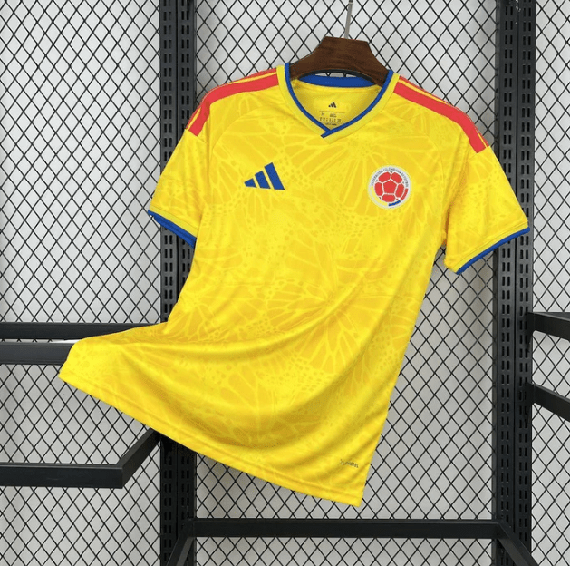 Camisola Colômbia Principal Copa do Mundo 2026 - S | Camisola de Futebol - PrimeKits Club - Camisolas de Futebol