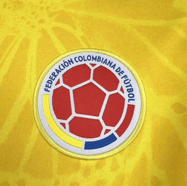 Camisola Colômbia Principal Copa do Mundo 2026 - S | Camisola de Futebol - PrimeKits Club - Camisolas de Futebol