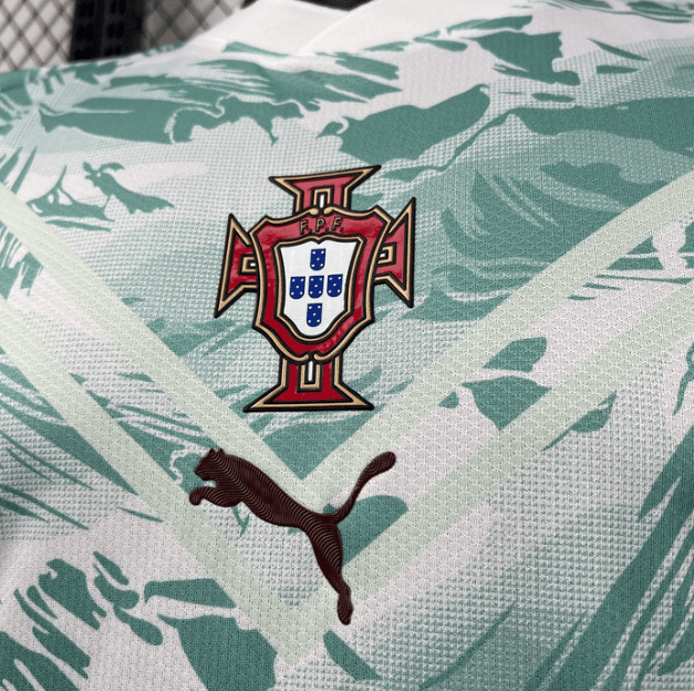 Camisola Portugal Alternativa Copa do Mundo 2026 (Versão Jogador) - S | Camisola de Futebol - PrimeKits Club - Camisolas de Futebol