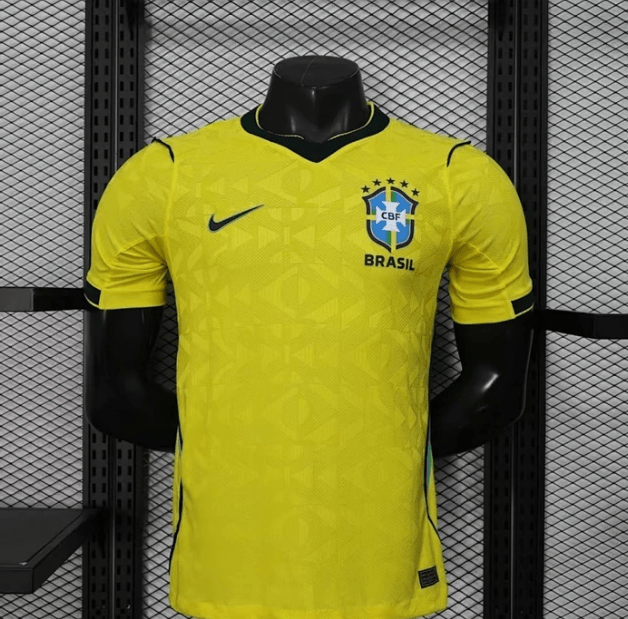 Camisola Brasil Principal Copa do Mundo 2026 (Versão Jogador) - S | Camisola de Futebol - PrimeKits Club - Camisolas de Futebol