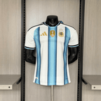 Camisola Argentina Principal Copa do Mundo 2026 Com Patch (Versão Jogador) - S | Camisola de Futebol - PrimeKits Club - Camisolas de Futebol