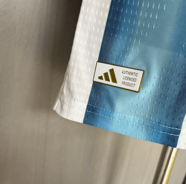 Camisola Argentina Principal Copa do Mundo 2026 Com Patch (Versão Jogador) - S | Camisola de Futebol - PrimeKits Club - Camisolas de Futebol