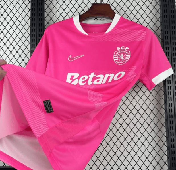 Camisola Sporting CP Rosa Outubro - S | Camisola de Futebol - PrimeKits Club - Camisolas de Futebol