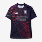 Camisola SL Benfica X Vhils Edição Especial 2025/26 - S | Camisola de Futebol - PrimeKits Club - Camisolas de Futebol