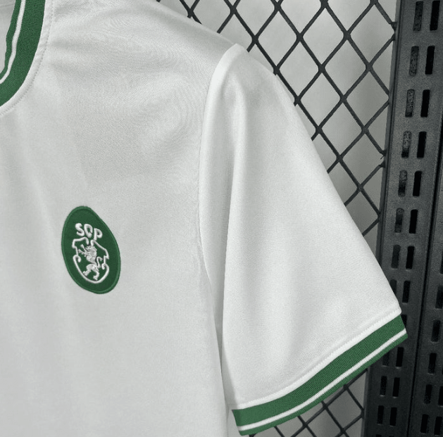 Camisola Sporting CP Stromp 25/26 - S | Camisola de Futebol - PrimeKits Club - Camisolas de Futebol