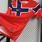 Camisola Noruega Principal Copa do Mundo 2026 - S | Camisola de Futebol - PrimeKits Club - Camisolas de Futebol