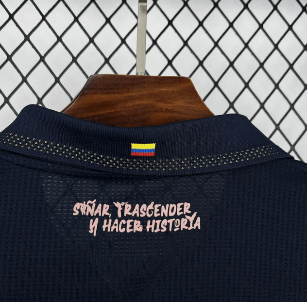 Camisola Equador Alternativa Copa do Mundo 2026 - S | Camisola de Futebol - PrimeKits Club - Camisolas de Futebol