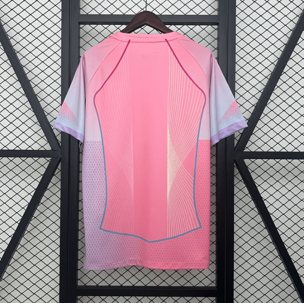 Camisola Barcelona Edição Especial Rosa 2025/26 - S | Camisola de Futebol - PrimeKits Club - Camisolas de Futebol