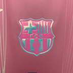 Camisola Barcelona Edição Especial Rosa 2025/26 - S | Camisola de Futebol - PrimeKits Club - Camisolas de Futebol