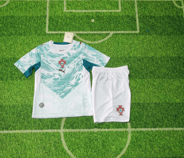 Conjunto Infantil Portugal Alternativa Copa do Mundo 2026 - 16 | Camisola de Futebol - PrimeKits Club - Camisolas de Futebol
