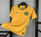 Camisola Austrália Principal Copa do Mundo 2026 - S | Camisola de Futebol - PrimeKits Club - Camisolas de Futebol