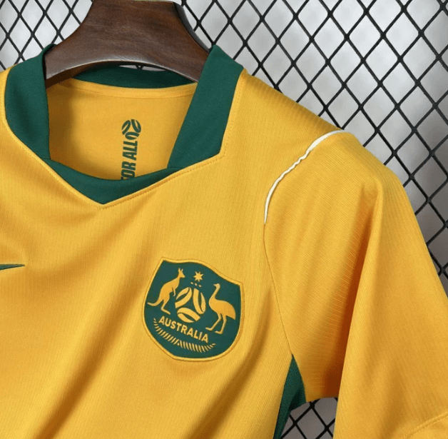 Camisola Austrália Principal Copa do Mundo 2026 - S | Camisola de Futebol - PrimeKits Club - Camisolas de Futebol