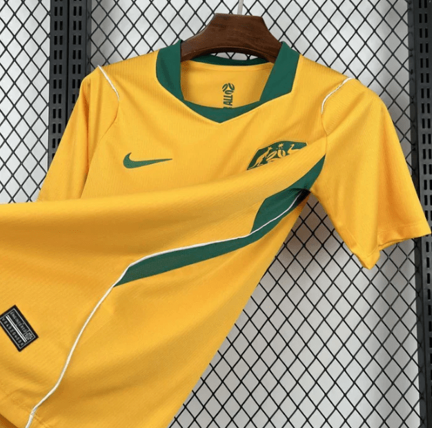 Camisola Austrália Principal Copa do Mundo 2026 - S | Camisola de Futebol - PrimeKits Club - Camisolas de Futebol