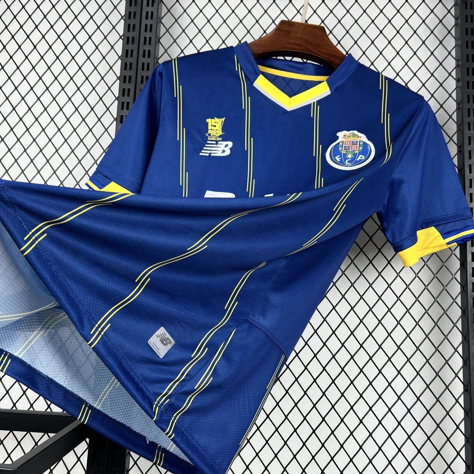 Camisola FC Porto Alternativa IV - Edição Especial Dublin 2025/26 1 UN Pronta Entrega - M | Camisola de Futebol - PrimeKits Club - Camisolas de Futebol