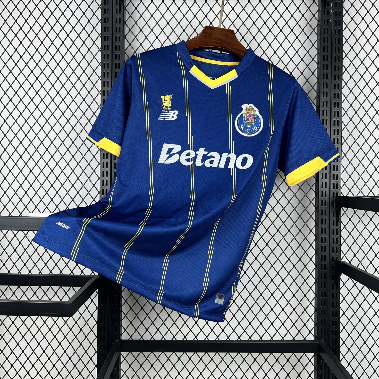 Camisola FC Porto Alternativa IV - Edição Especial Dublin 2025/26 1 UN Pronta Entrega - M | Camisola de Futebol - PrimeKits Club - Camisolas de Futebol