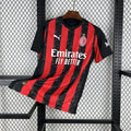 Camisola AC Milan Principal 2025/26 - S | Camisola de Futebol - PrimeKits Club - Camisolas de Futebol