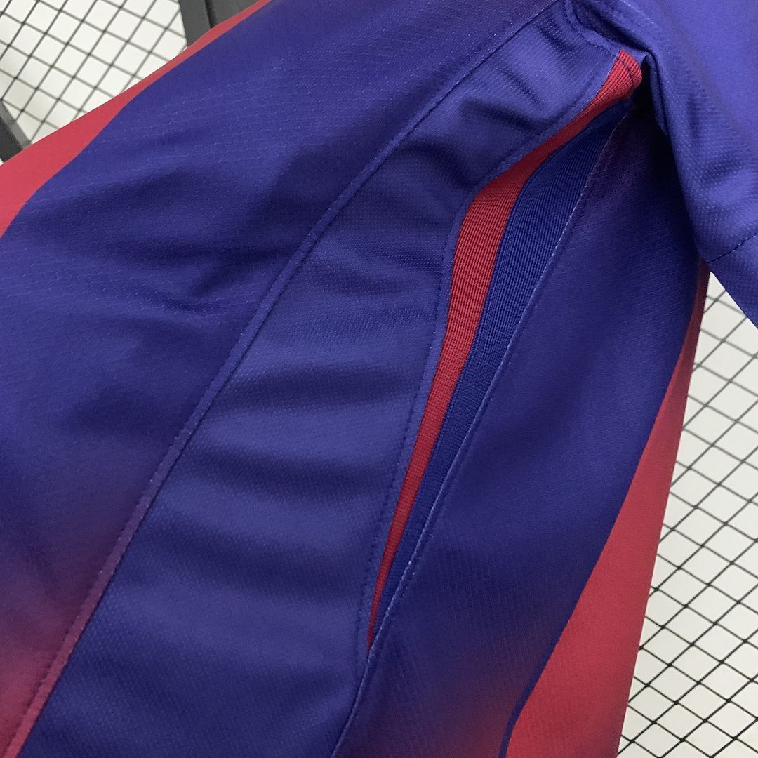 Camisola Barcelona Principal 2025/26 - S | Camisola de Futebol - PrimeKits Club - Camisolas de Futebol