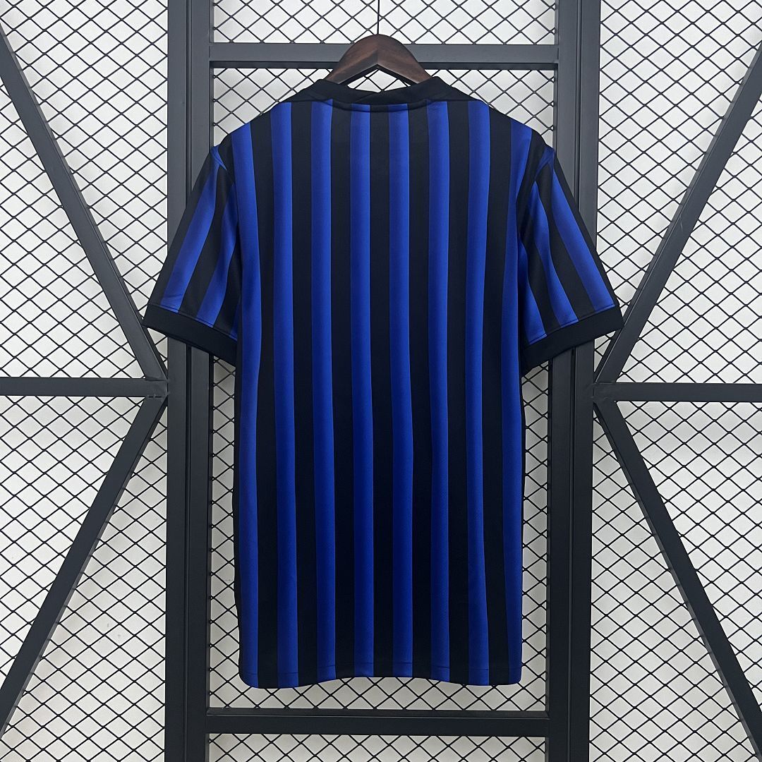 Camisola Inter de Milão Principal 2025/26 - S | Camisola de Futebol - PrimeKits Club - Camisolas de Futebol