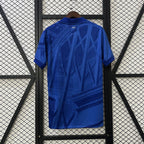 Camisola Chelsea Principal 2025/26 - S | Camisola de Futebol - PrimeKits Club - Camisolas de Futebol