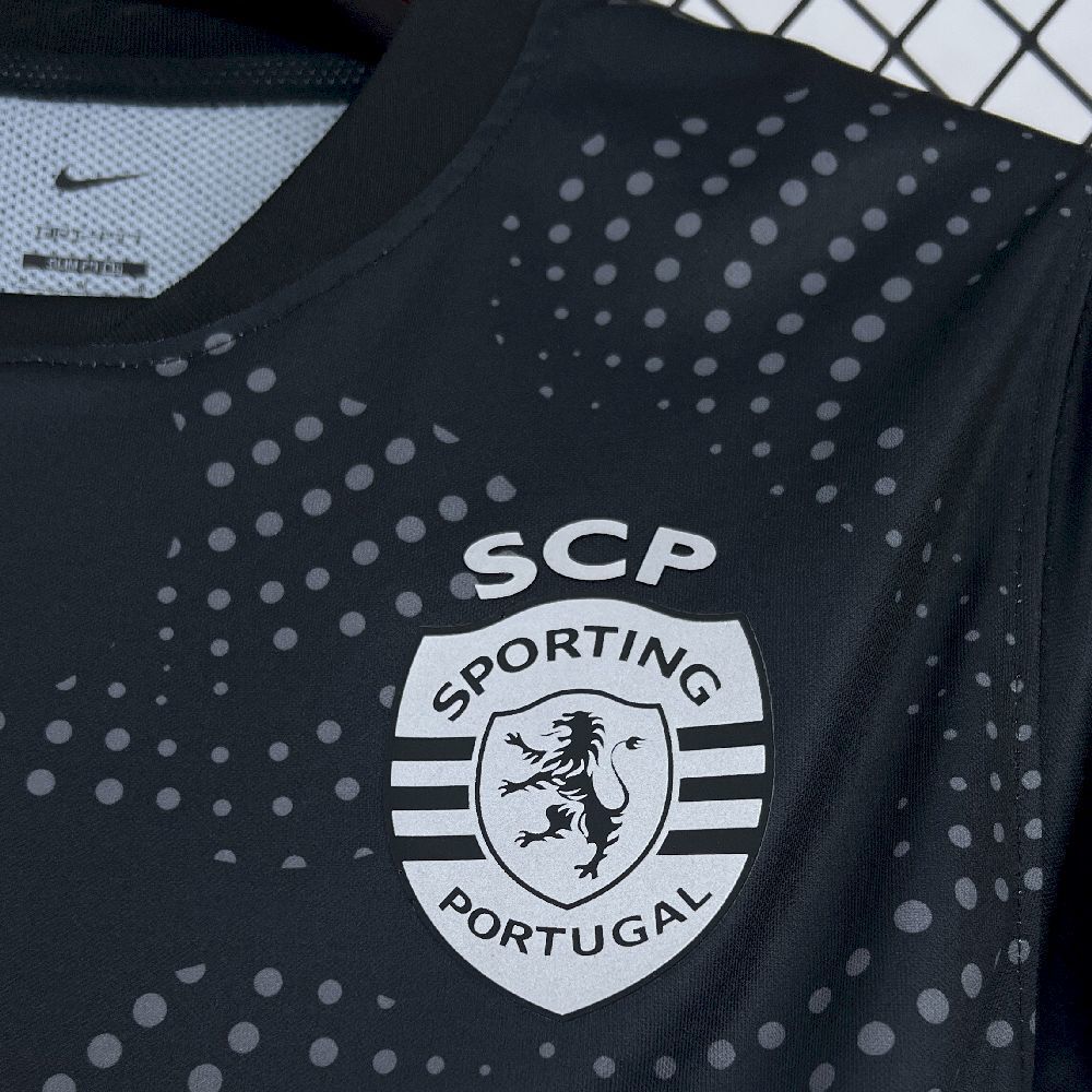 Camisola Sporting CP Alternativa II 25/26 - S | Camisola de Futebol - PrimeKits Club - Camisolas de Futebol