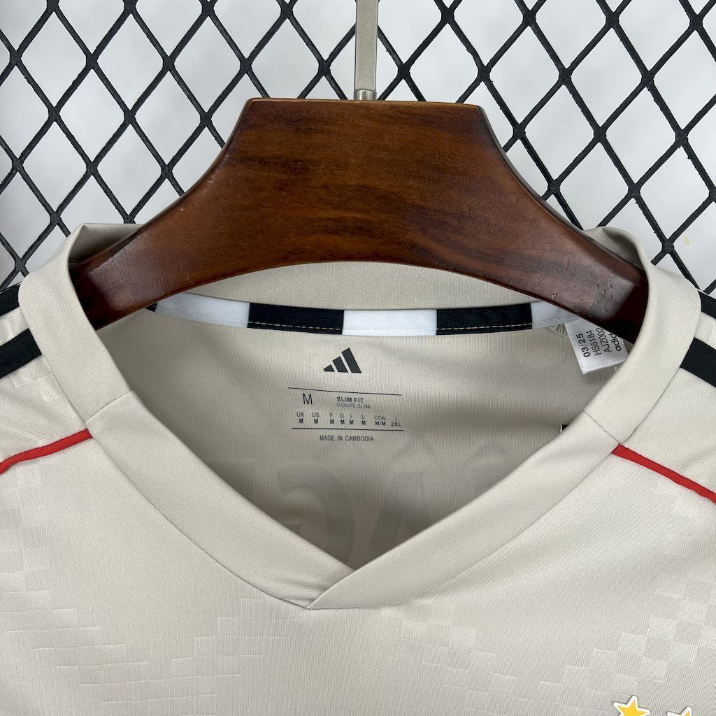 Camisola SL Benfica Alternativa Bege 2025/26 - S | Camisola de Futebol - PrimeKits Club - Camisolas de Futebol