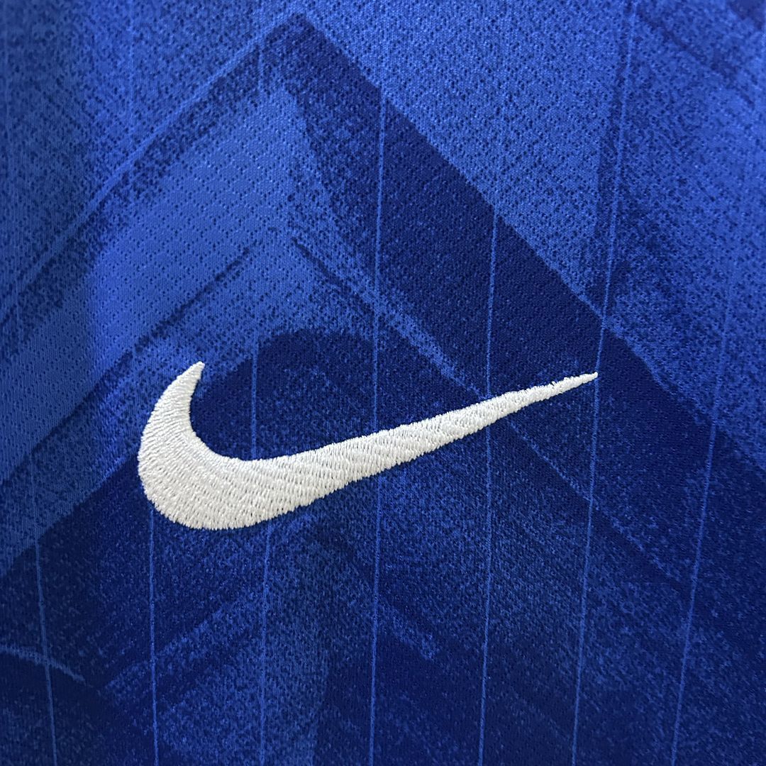 Camisola Chelsea Principal 2025/26 - S | Camisola de Futebol - PrimeKits Club - Camisolas de Futebol