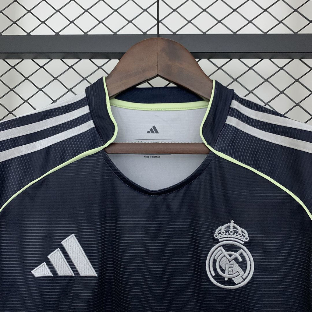 Camisola Real Madrid Alternativa II 2025/26 - S | Camisola de Futebol - PrimeKits Club - Camisolas de Futebol