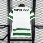 Camisola Sporting CP Principal 2025/26 - S | Camisola de Futebol - PrimeKits Club - Camisolas de Futebol