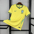Camisola Brasil Principal Copa do Mundo 2026 2 UN Pronta Entrega - M | Camisola de Futebol - PrimeKits Club - Camisolas de Futebol