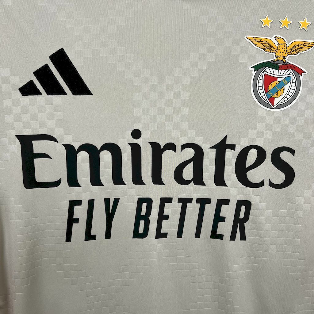 Camisola SL Benfica Alternativa Bege 2025/26 - S | Camisola de Futebol - PrimeKits Club - Camisolas de Futebol